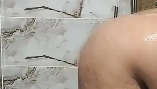 Ben ve karımın iri güzel Arap kadını sert seks yapıyor