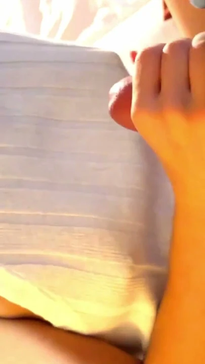 Sıkılmış ve göz ardı edilen handjob derlemesi ile horoz alay ve precum sağım için kenar ile sürme | Klip 2