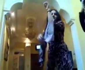 Ateşli Katarlı kız çok seksi dans ediyor