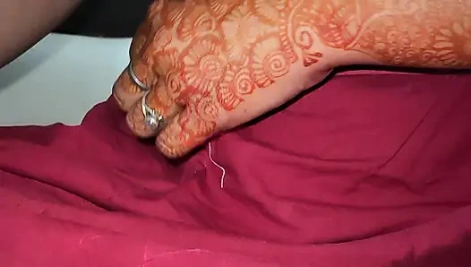 Suhagraat 1 ilk gece sekon yuvarlak sikişiyor Hintli ev hanımı