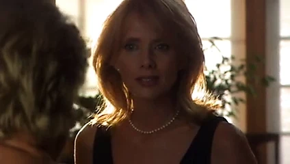 Aldatan koca bir fahişeyi ve karısının en iyi arkadaşını sikiyor