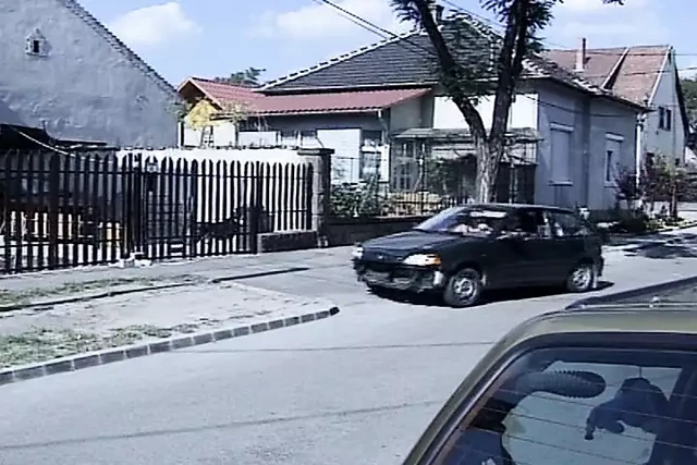 Büyük klitorisli Fransız fahişe iki adam tarafından sikiliyor