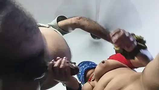 Sexy indian lady ko hotel may bula Kar chut ka pani nikala