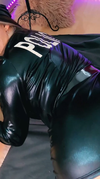 Polis kızı üçlü seks - derin boğaz, delik değiştirme, sert sikiş, kovboy kız - tantaly sexdolls | Klip 2