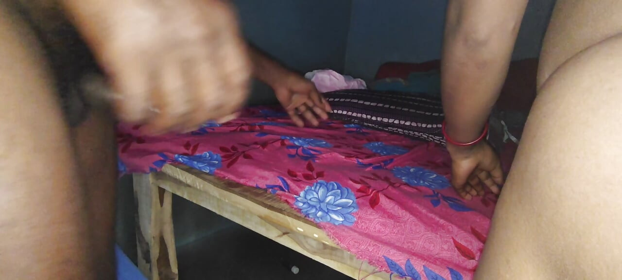 Öğrenci Öğretmen Büyük Yaraklı Bengalli Hintli Kadın Tarafından Orada Sert Sikişiyor