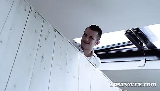 Pornoda ilk kez seks yapıyor