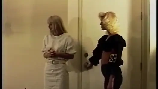 Lesbians blonde pussy licking dildo penetration