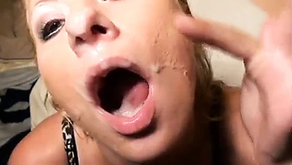 Kelly döl sürtük 1 sikişiyor yüze boşalma oyunu