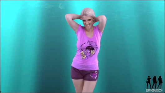 Holly M - pembe ve perky