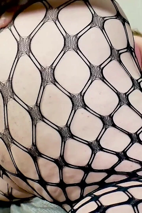 Büyük götlü sarışın iri güzel kadın Don Prince'i sikiyor