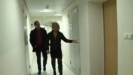 Orta yaşlı seksi kadın - bölüm 1