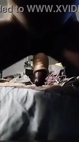 Sulu büyük zenci yarağı döl damlıyor mastürbasyon