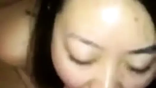 Sürtük ağzına alıyor