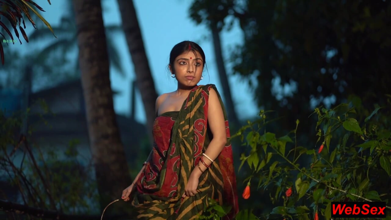 Village Bhabhi Real Love Sex with 18yr Boy! Desi Sex with clear Audio