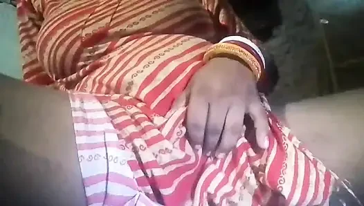 Baldız amına patlıcan sokuyor