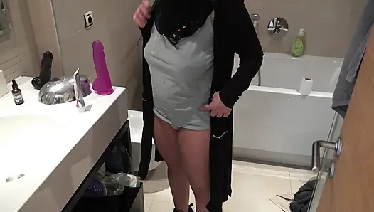 Algerian maid in Marseille lets me fuck her deep in her pussy