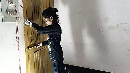 Hintli köylü ateşli kız evde seks yapıyor