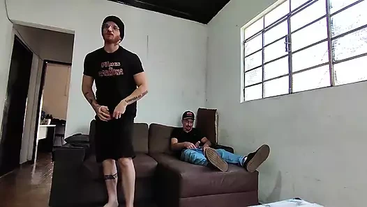 Carmona ve Carlos Urach birlikte mastürbasyon yapıyor