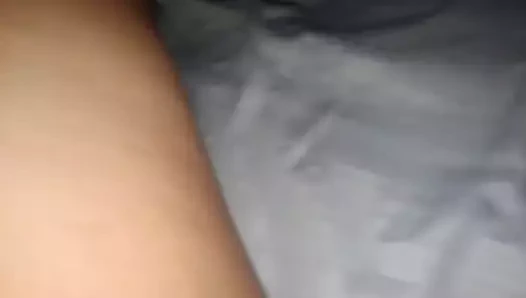 Eu filmo meu fio dental vermelho de frente peludinha