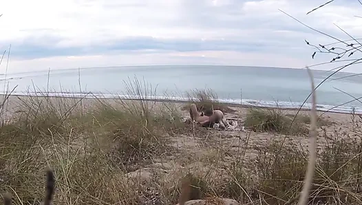 Fransız öğretmen sürtük çıplak plajda amatör sakso çekiyor yabancıyla boşalma - misscreamy