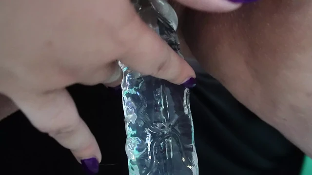 Мой средний по размеру силиконовый дилдо и я в горячем экшене