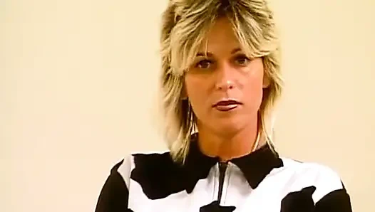 Amatör sarışın hatun kamerada mükemmel vücudunu gösteriyor