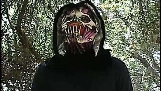 Büyük memeli şehvetli erkek delisi dışarıda bir işgalcinin büyük yarağına biniyor