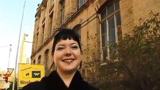 Gothic Schlampe aufgerissen