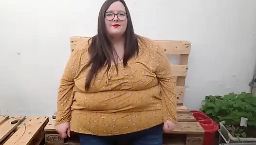 Ssbbw gizli bahçe göbek ve meme oyunu