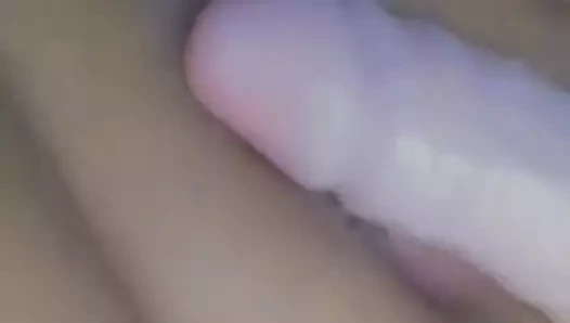 küçük yapay penis ile oynamak