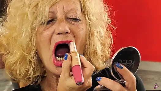 Sigara içiyorum ve boşalmanı bekliyorum