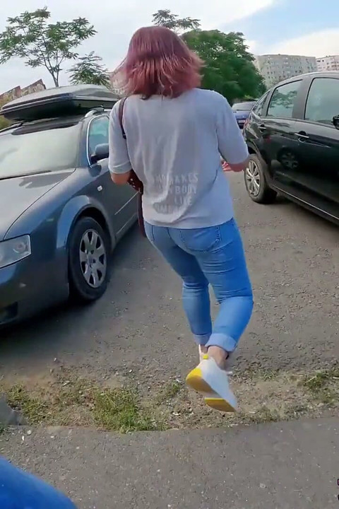 Göt deliğimi genişleterek beni götümden sert sikiyor!!