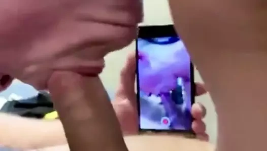 Olgun sürtük emiyor ve döl yutuyor!! #2