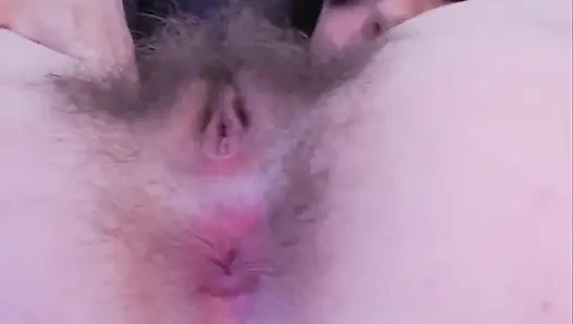 Güzel ateşli kıllı kız nostaljik solo dildo lydia