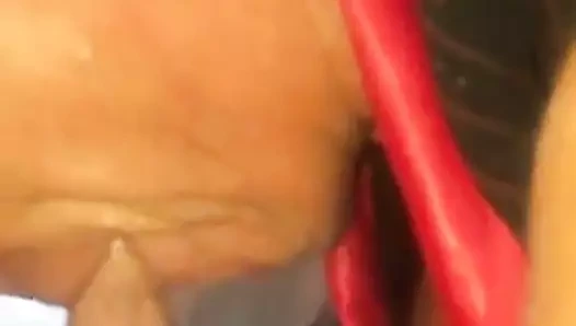 Yakın çekim gırtlağına kadar alıyor