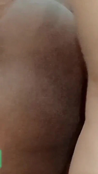 Üvey kız kardeş porno izlerken yakalandı ve sikildi | Klip 1