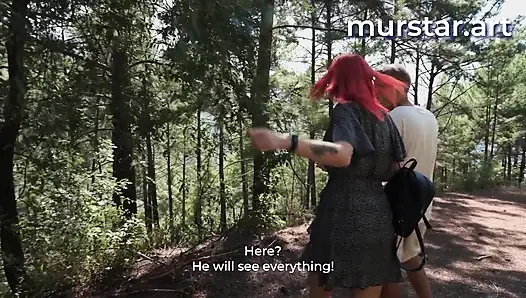 Kocasının önünde aldattı