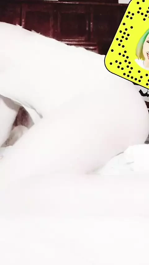 bir yapay penis sürme