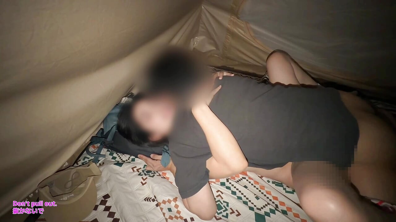 Kamp yaparken kadın arkadaşımla dölleme seksi. İlk aşkım sonunda gerçek oluyor ve içine boşalıyor(#424)