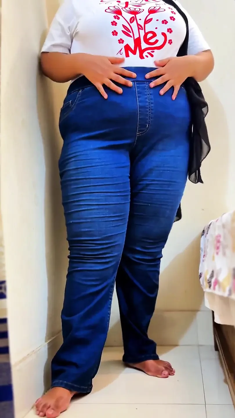 Must See: Pawg Shy Teen Employee Masturbat In Office When Boss Is Next Desk (High Quality) - UK Special