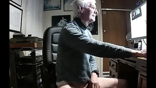 Özel Web Kamerası Boşalma Gösterisi