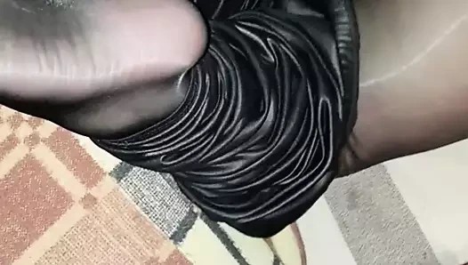 Külotlu çorap boşalması