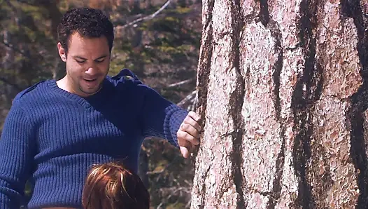 Büyük memeli muhteşem hatun açık havada sikiliyor