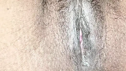 Bhabhi Ki Garam Chut Me Ungali Karti He