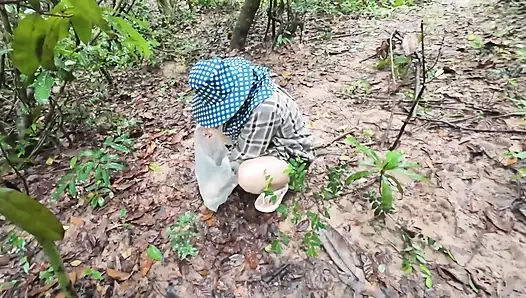 Thai girl walks and brags about picking mushrooms anyway, peeing in the forest Thai Voice