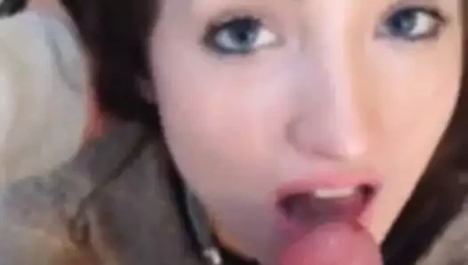 Sıcak bebeğim emme &amp; yüz