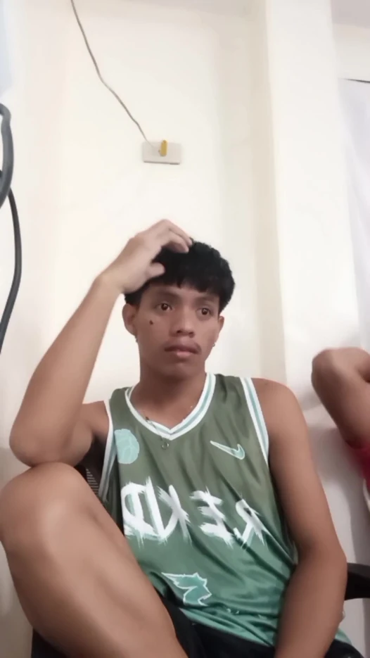 Outdoor Hookup: Asian Twink Sucks Cock For Quick Dirty Money