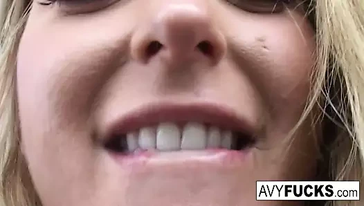 Avy scott tommy gunn ile oynuyor