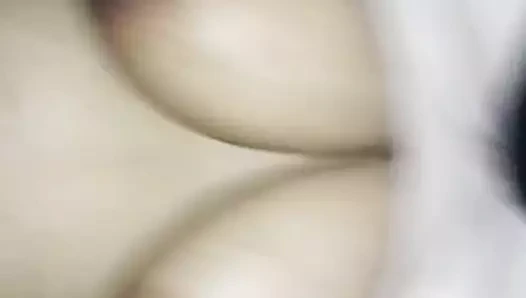 Büyük doğal sarkık göğüsleri bebeğim sürme horoz