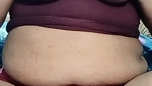 Desi bhabhi showing body on video call.